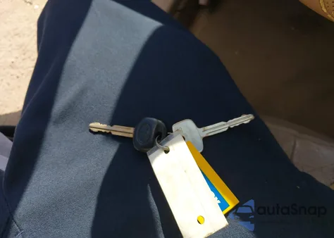 2000 Toyota Avalon Xl from USA, damaged, VIN 4T1BF28B9YU006730